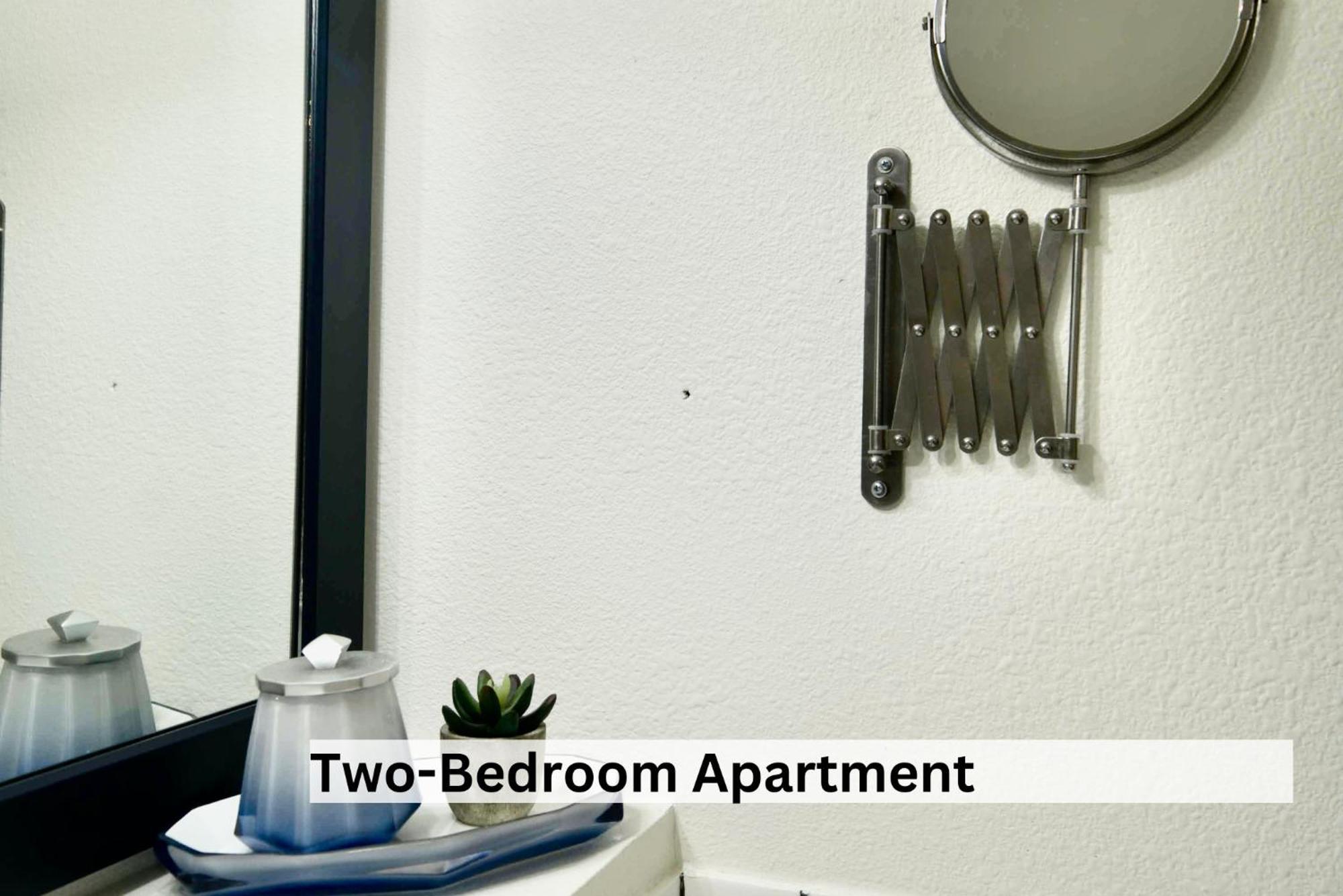 Boutique Apartment In Historic Downtown ألباني الغرفة الصورة