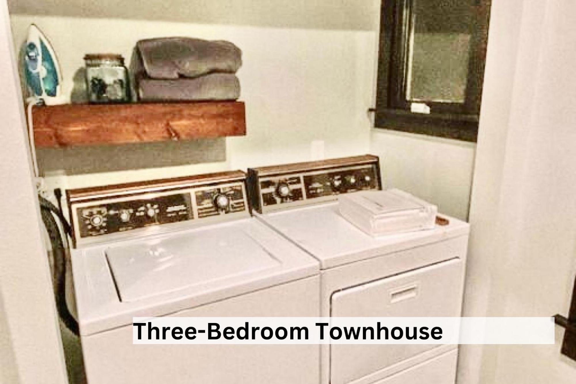 Boutique Apartment In Historic Downtown ألباني الغرفة الصورة